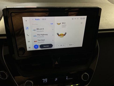 Used 2025 Toyota Corolla SE image 22