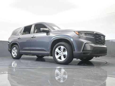 Used 2023 Honda Pilot LX image 61