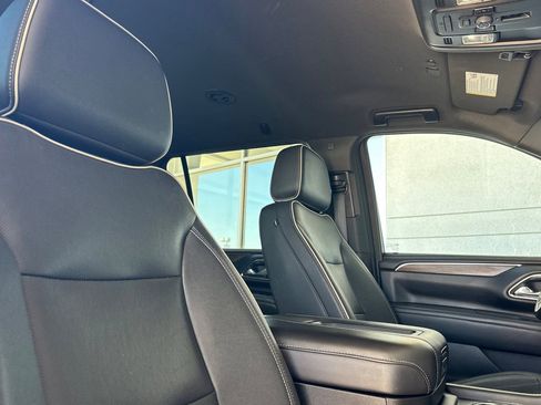 Used 2023 Chevrolet Suburban Premier AWD/4WD image 18