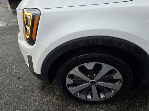 Used 2021 Kia Telluride EX w/ EX Premium Package image 9