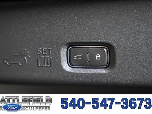 New 2025 Ford Expedition Active image 14