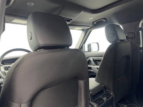 Used 2025 Land Rover Defender 110 S image 28