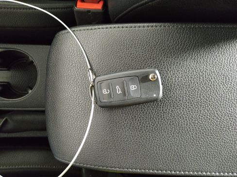 Used 2017 Volkswagen Jetta SE FWD image 32