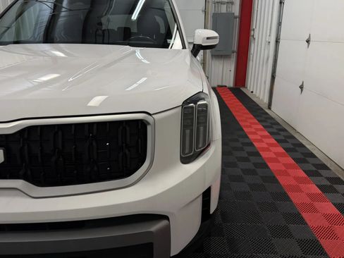 Used 2024 Kia Telluride LX FWD image 9