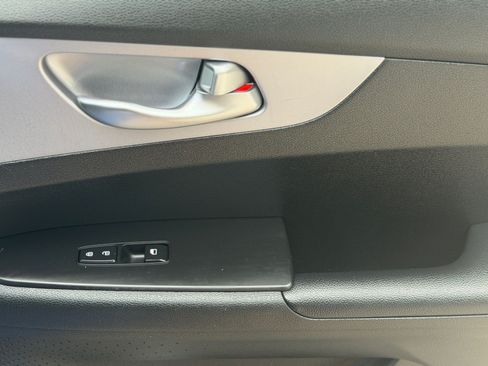 Certified 2024 Kia Forte LXS FWD image 9