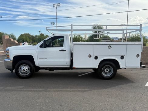 Used 2016 Chevrolet Silverado 3500 W/T RWD image 2