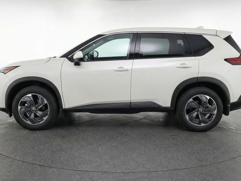 Used 2025 Nissan Rogue SV image 5