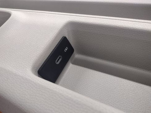 New 2025 Volkswagen ID. Buzz 1st Edition image 19