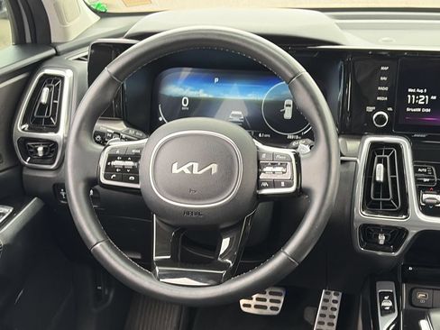 Certified 2023 Kia Sorento SX AWD/4WD image 13
