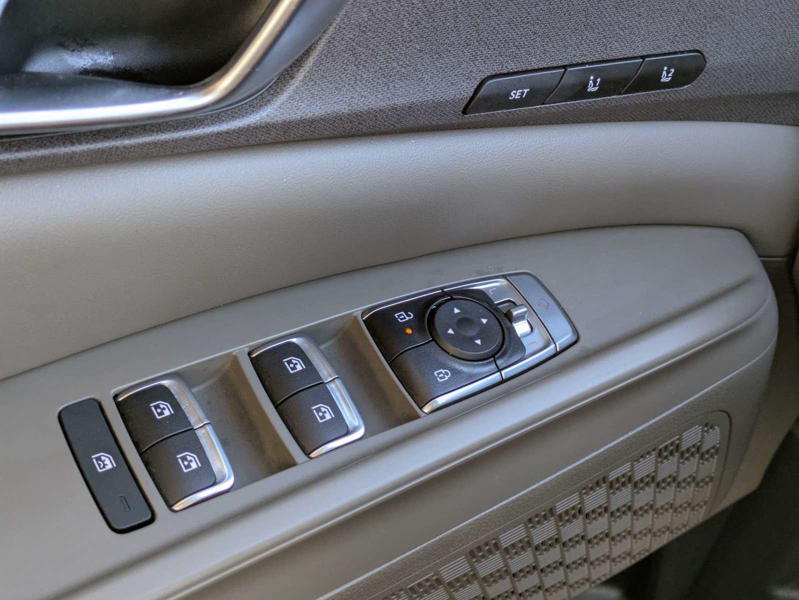 Certified 2026 Kia Carnival EX FWD image 19