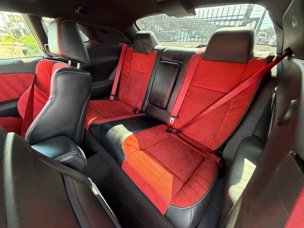 Used 2015 Dodge Challenger SRT Hellcat RWD image 29