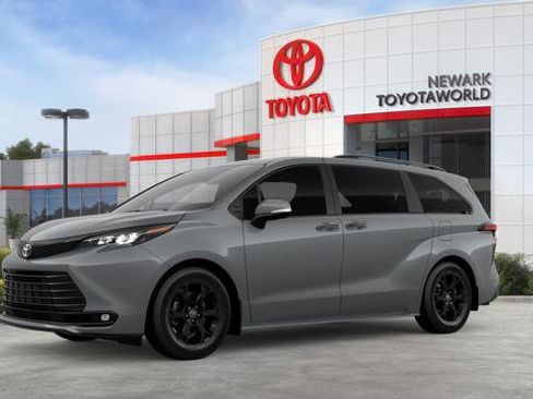 New 2026 Toyota Sienna XLE Woodland Edition AWD/4WD image 11