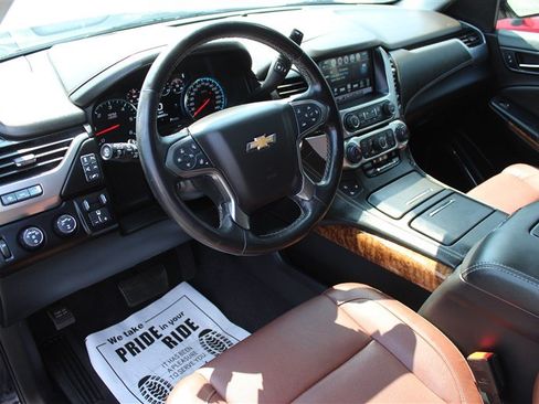 Used 2020 Chevrolet Suburban Premier w/ Premier Plus Edition AWD/4WD image 14