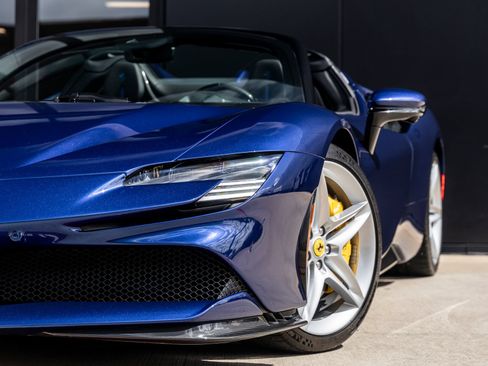 Used 2022 Ferrari SF90 Spider AWD/4WD image 22