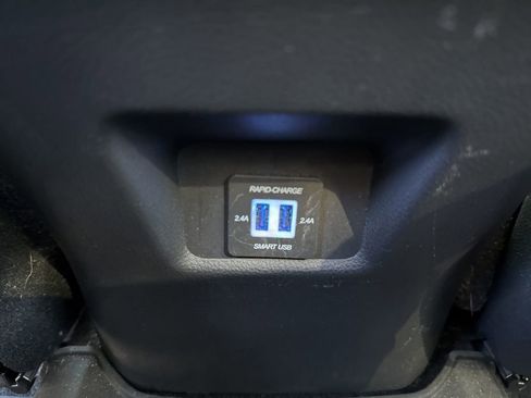 Used 2021 Toyota RAV4 LE image 39