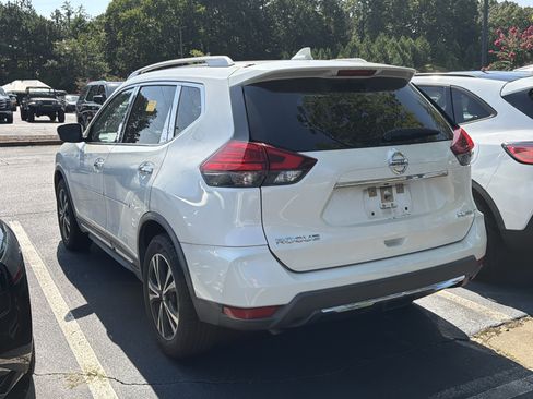 Used 2017 Nissan Rogue SL w/ SL Premium Package AWD/4WD image 12