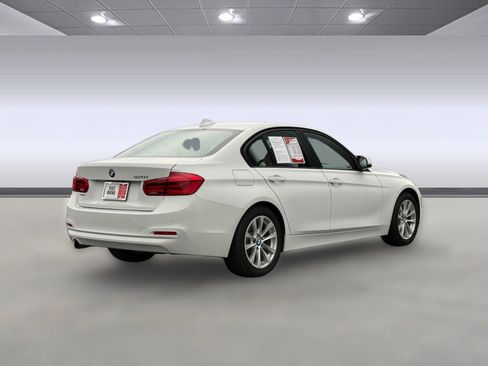 Used 2017 BMW 320i Sedan image 8