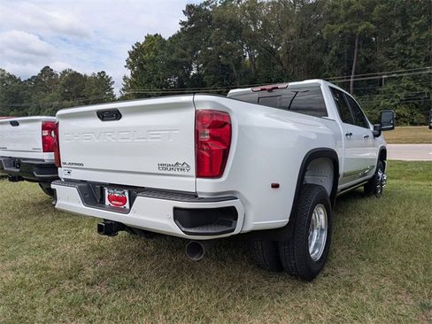 New 2026 Chevrolet Silverado 3500 High Country w/ Technology Package image 2