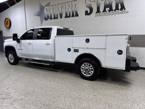 Used 2024 Chevrolet Silverado 2500 LT w/ Convenience Package image 6