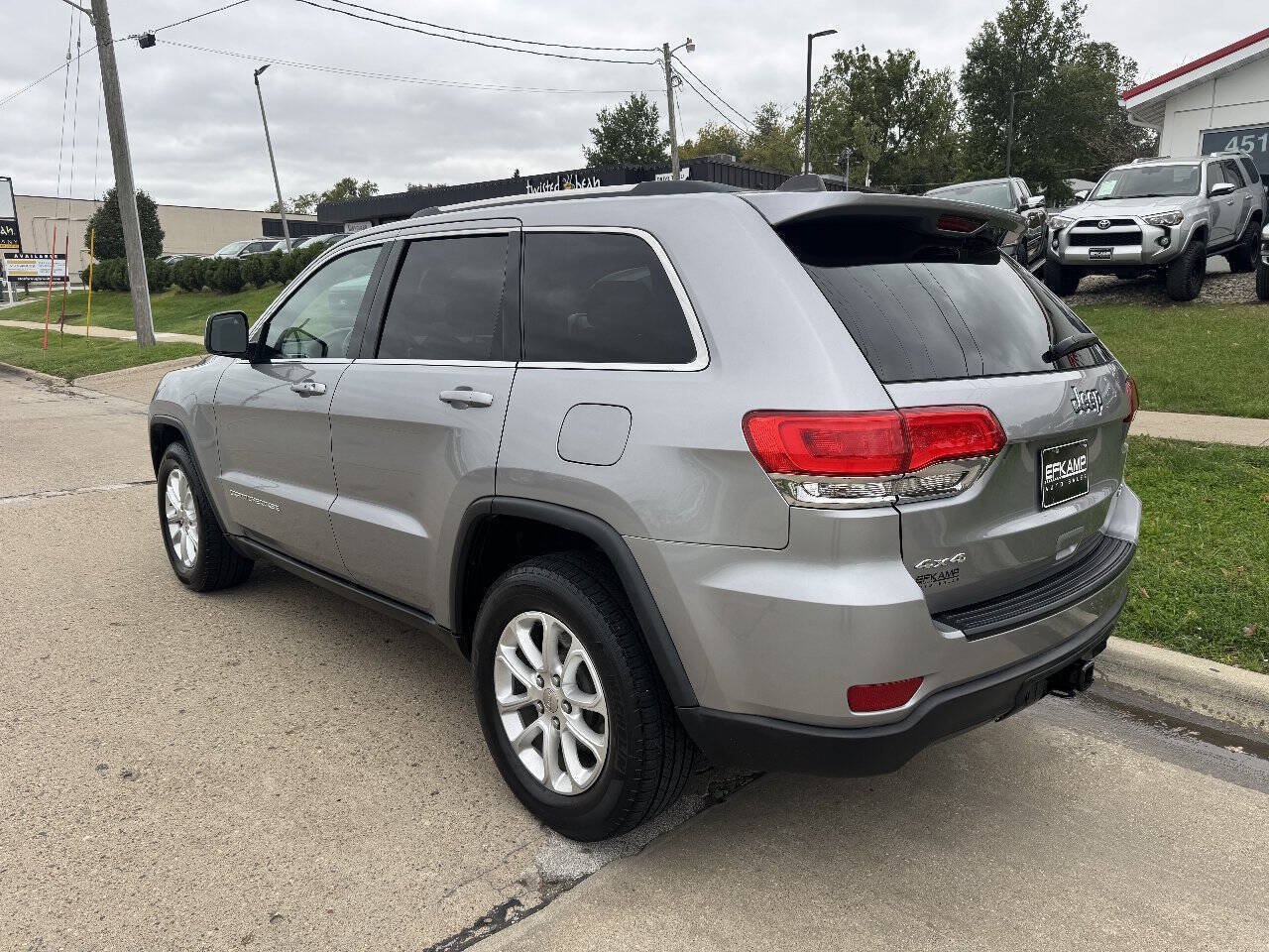 Used 2015 Jeep Grand Cherokee Laredo w/ Quick Order Package 23E AWD/4WD image 3