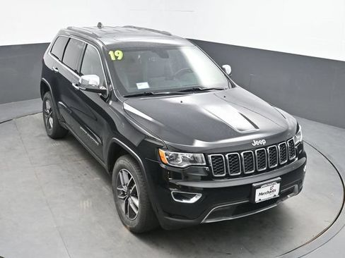 Used 2019 Jeep Grand Cherokee Limited AWD/4WD image 31