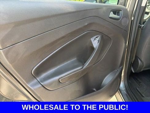 Used 2017 Ford Escape SE w/ Equipment Group 201A FWD image 20