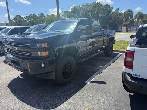 Used 2019 Chevrolet Silverado 2500 LTZ w/ Duramax Plus Package AWD/4WD image 2