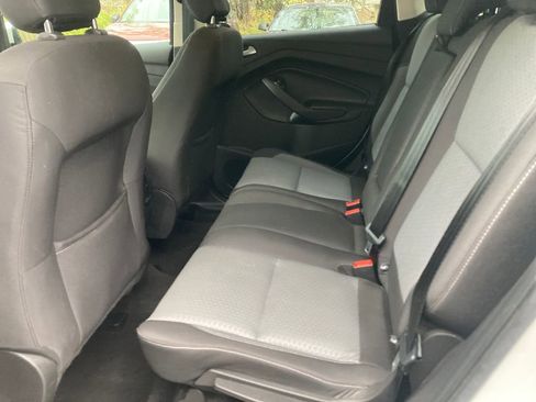Used 2018 Ford Escape SE image 29