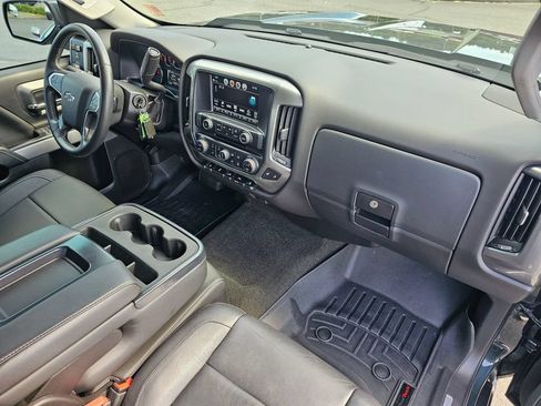 Used 2018 Chevrolet Silverado 1500 LT w/ All Star Edition AWD/4WD image 11