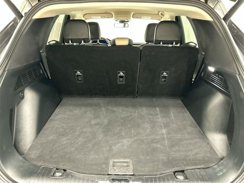 Used 2020 Ford Escape Titanium image 22