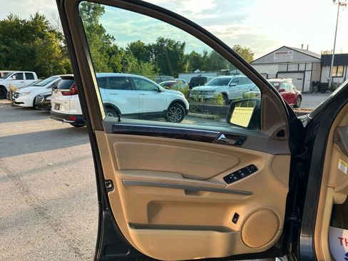 Used 2011 Mercedes-Benz ML 350 4MATIC w/ Premium 1 Pkg image 9