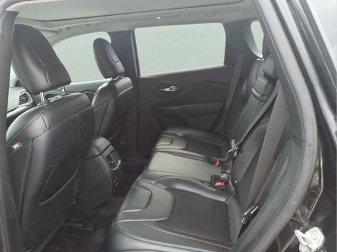 Used 2019 Jeep Cherokee Trailhawk w/ Comfort/Convenience Group image 8