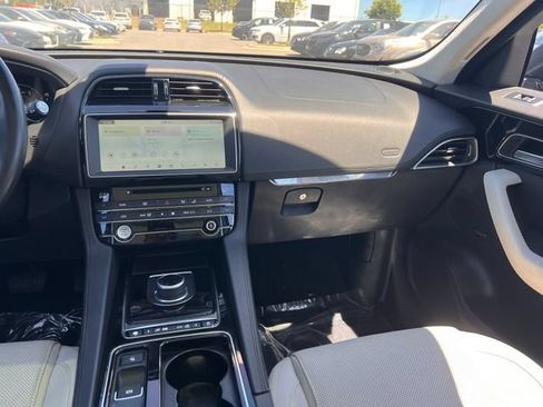 Used 2020 Jaguar F-PACE Prestige AWD/4WD image 16
