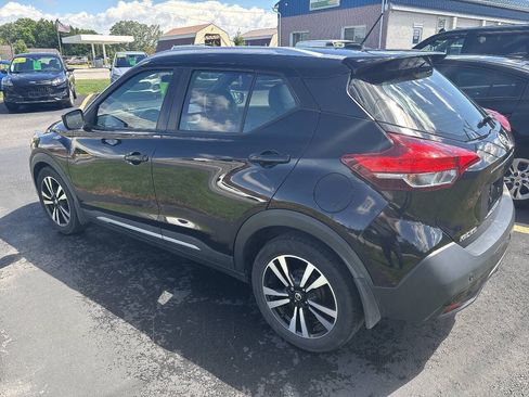 Used 2019 Nissan Kicks SR w/ SR Premium Package FWD image 19