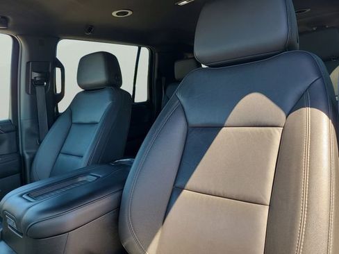 Used 2024 Chevrolet Suburban LT AWD/4WD image 18