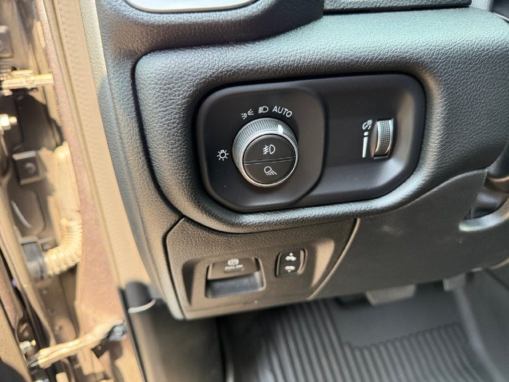 Used 2022 RAM 1500 Big Horn AWD/4WD image 20