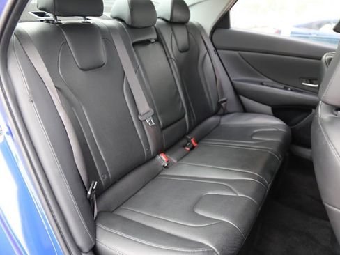 Used 2024 Hyundai Elantra Limited image 16