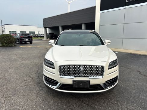 Used 2019 Lincoln Nautilus Reserve AWD/4WD image 2