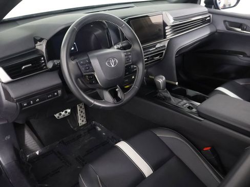 Used 2025 Toyota Camry SE image 24