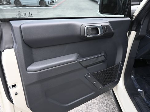 New 2025 Ford Bronco Badlands image 15