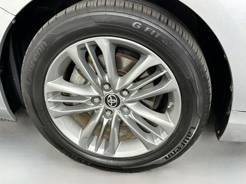 Used 2015 Toyota Camry SE FWD image 28