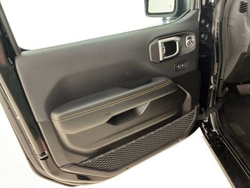 Used 2025 Jeep Wrangler Unlimited Sahara w/ Safety Group AWD/4WD image 13
