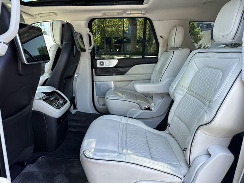 Used 2018 Lincoln Navigator L Black Label w/ Cargo Package AWD/4WD image 25