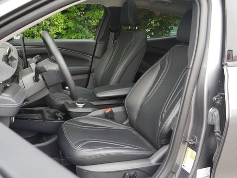 Used 2023 Ford Mustang Mach-E Premium AWD/4WD image 39