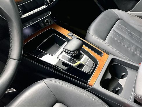 Used 2023 Audi Q5 2.0T Premium w/ Convenience Package image 16