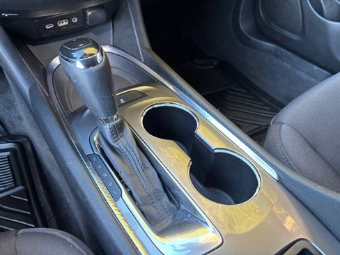 Used 2020 Chevrolet Malibu LT image 18