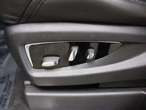 Used 2017 Cadillac Escalade ESV Luxury image 15