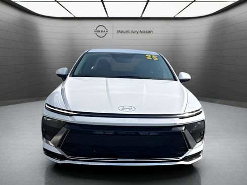 Used 2025 Hyundai Sonata SEL FWD image 1