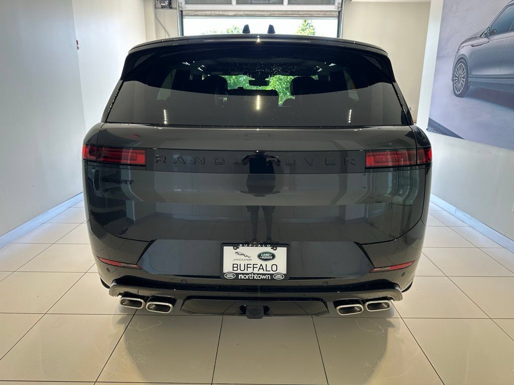 New 2025 Land Rover Range Rover Sport Dynamic SE AWD/4WD image 3