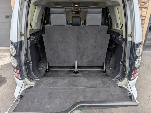 Used 2016 Land Rover LR4 HSE image 33